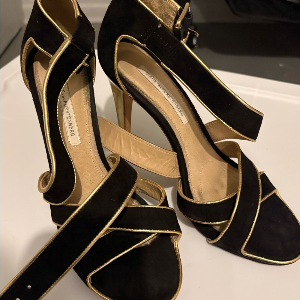 Diane Von Furstenberg Black and Gold Strappy Heels